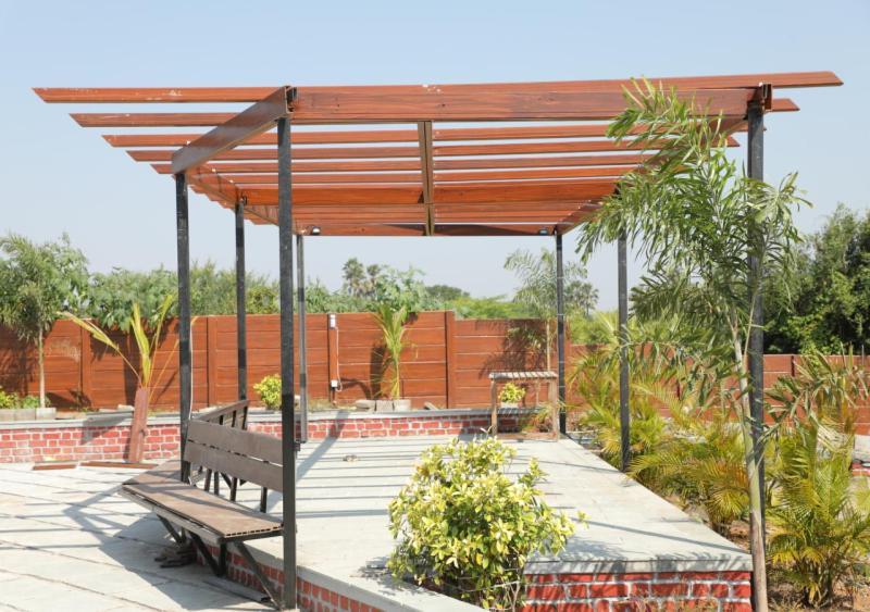Palm Beach Resort Valsad Екстериор снимка